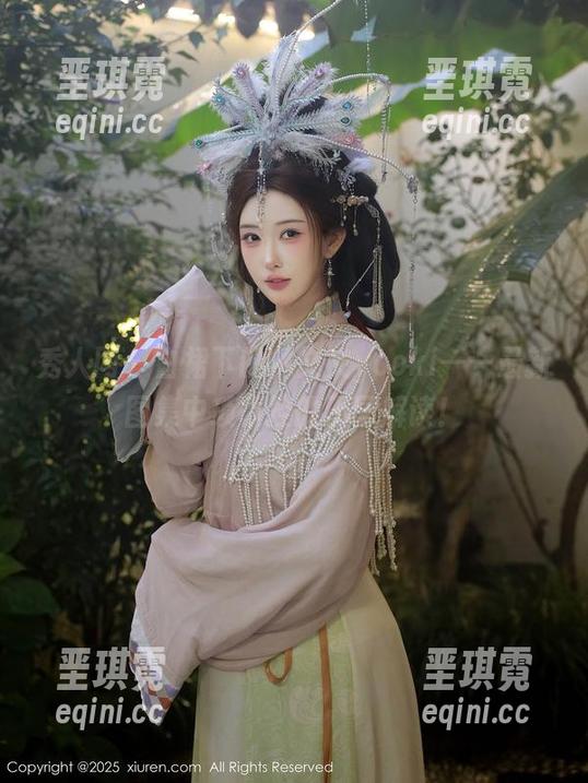 秀人网 - 白裙下的林文文yooki——最新图集中琐事控的不同解读！