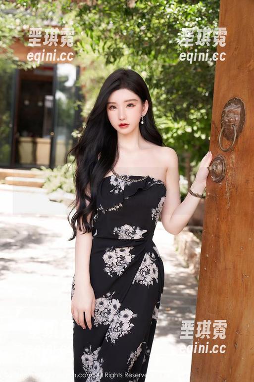 秀人网 - 职业装也能这么美？王伊纯的私拍果然给了我新的思路！