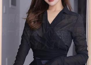 秀人网 – 贾诗晗的红裙，让我觉得自己也该在线换一件衣服，不然在原图前我太像个路人了！