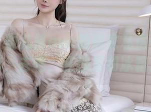 秀人网 – 雨儿酱eve的居家私房——图片旅行，去吧，在沙发和冰箱之间
