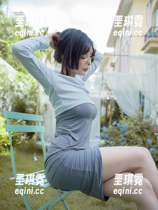秋和柯基的私房小黑裙:这裙子会说话吗? 秋和柯基的私房小黑裙:这裙子会说话吗?