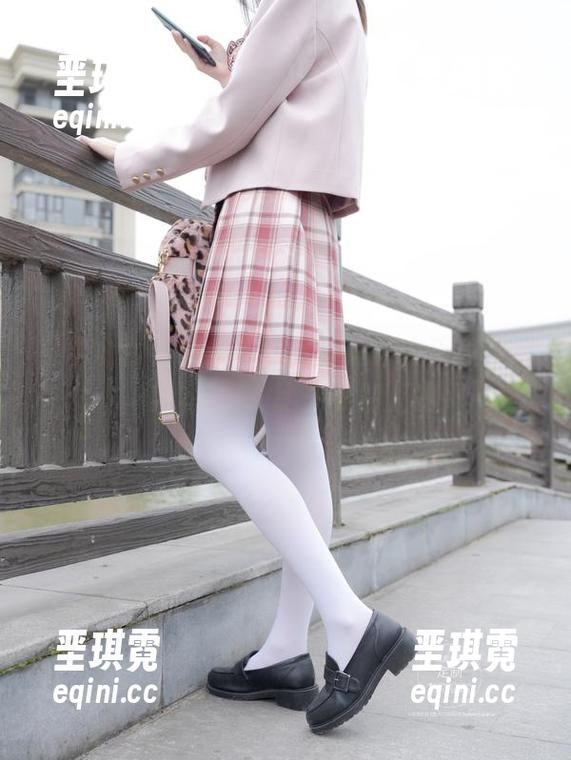 紧急企划 - 资源来了，小婕的水手服黑丝，有本事来对比一下别人的。