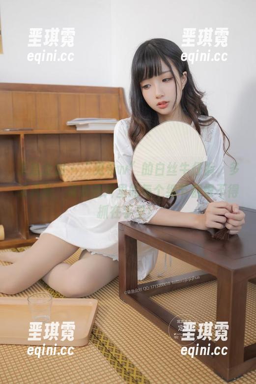 紧急企划 - “见希w”的白丝牛仔裤，多试几张，高清图片里的每个细节都恨不得抓在手里！