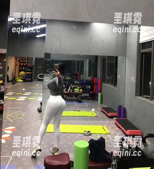 微密圈 - 不看后悔一万年，紫色哒豚豚的高清精选视频，乐趣满分！