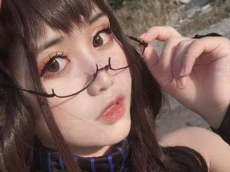 芊川一笑MNK的水手服写真，海浪里的藏匿风采