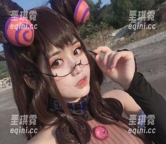 芊川一笑MNK的水手服写真,海浪里的藏匿风采 芊川一笑MNK的水手服写真,海浪里的藏匿风采