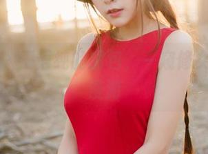 菠萝社 – 王语纯的图包，一窥修女的时光漫游