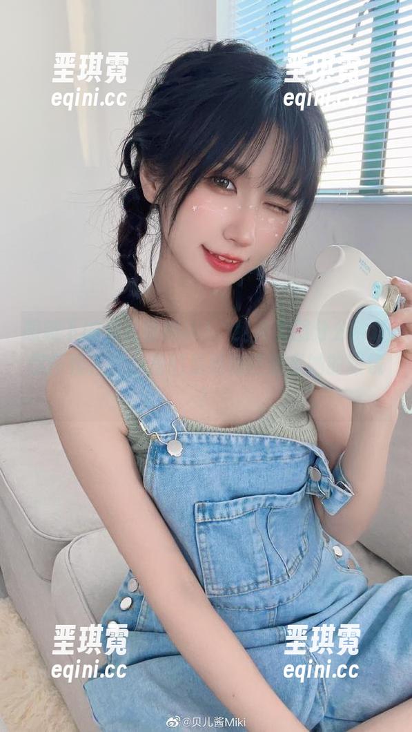 眼镜下的贝儿酱Miki,免费美图分分钟让你怀疑人生,我们是爱她还是爱她的眼镜? 眼镜下的贝儿酱Miki,免费美图分分钟让你怀疑人生,我们是爱她还是爱她的眼镜?