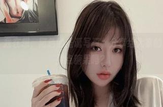 微密圈 – 我在想，阿色的圣诞写真，分享给大家的同时可以要点糖果吗？