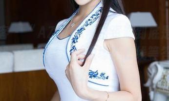 青豆客 – “AZHUA黑白资源到底是品味的底线，还是奇怪的边缘？在线等答案”。