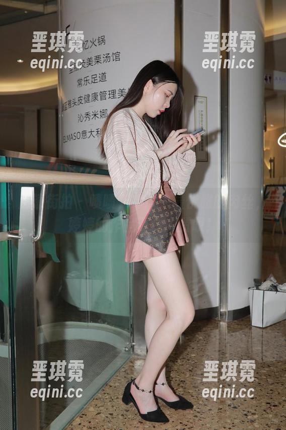 魔镜街拍 - 啧啧，寒风中最优雅的肉丝，婷婷的作品真令人赞叹！