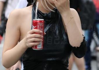 用魔镜街拍的午后咖啡，图片随心而来，资源不管你自己怎么想。